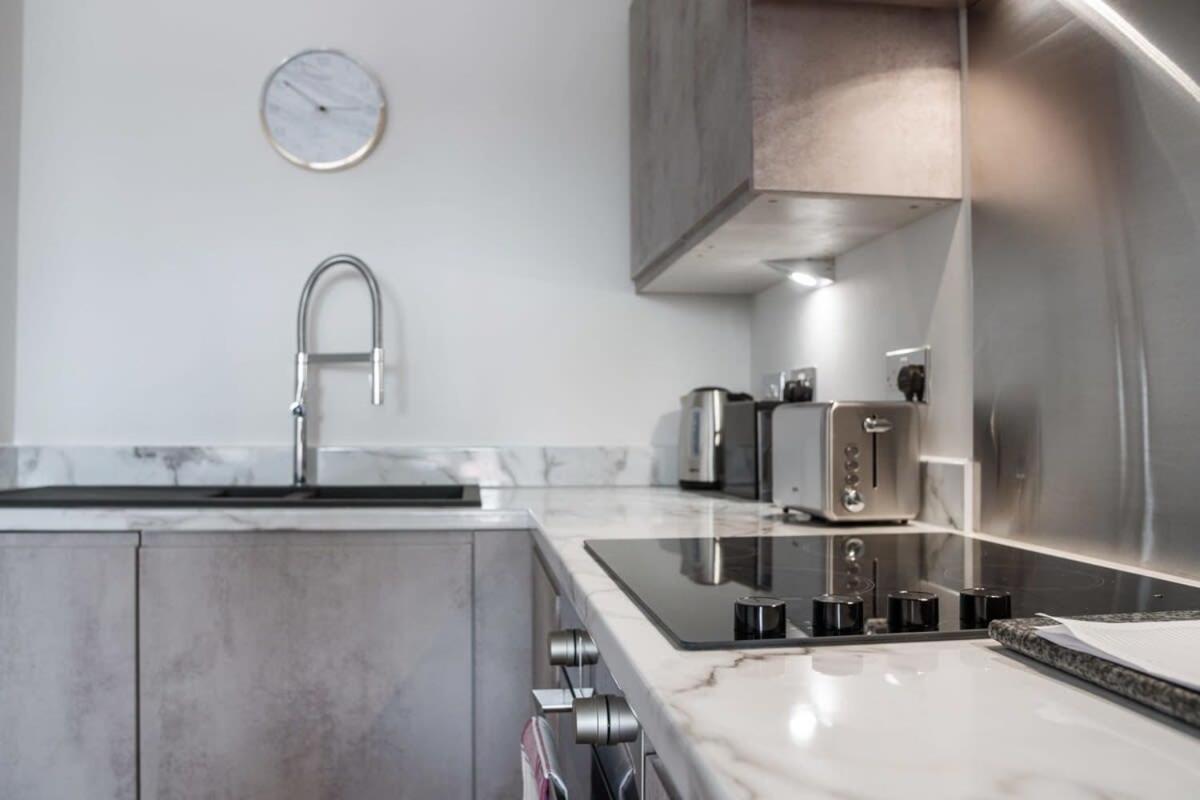 Lovely Riverside 2 Bed Apartment Leeds  Exterior foto